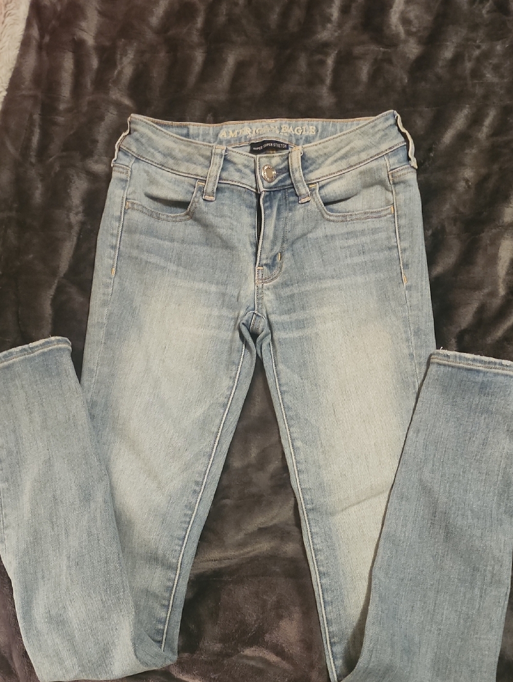 American Eagle Outfitters Light Wash Skinny Jeans